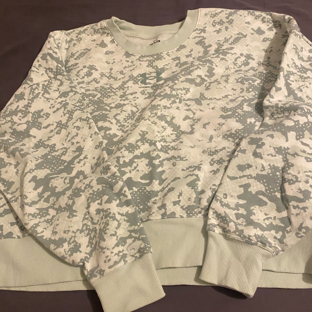 Under armour top small